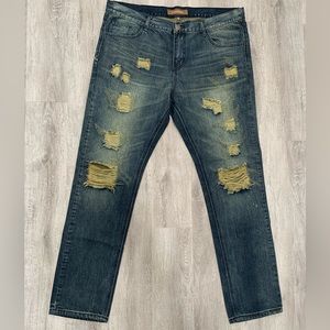 Crysp Denim distressed jeans